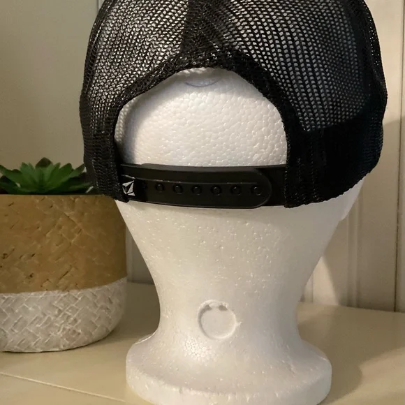 Volcom♥️women’s cap - Picture 4 of 7